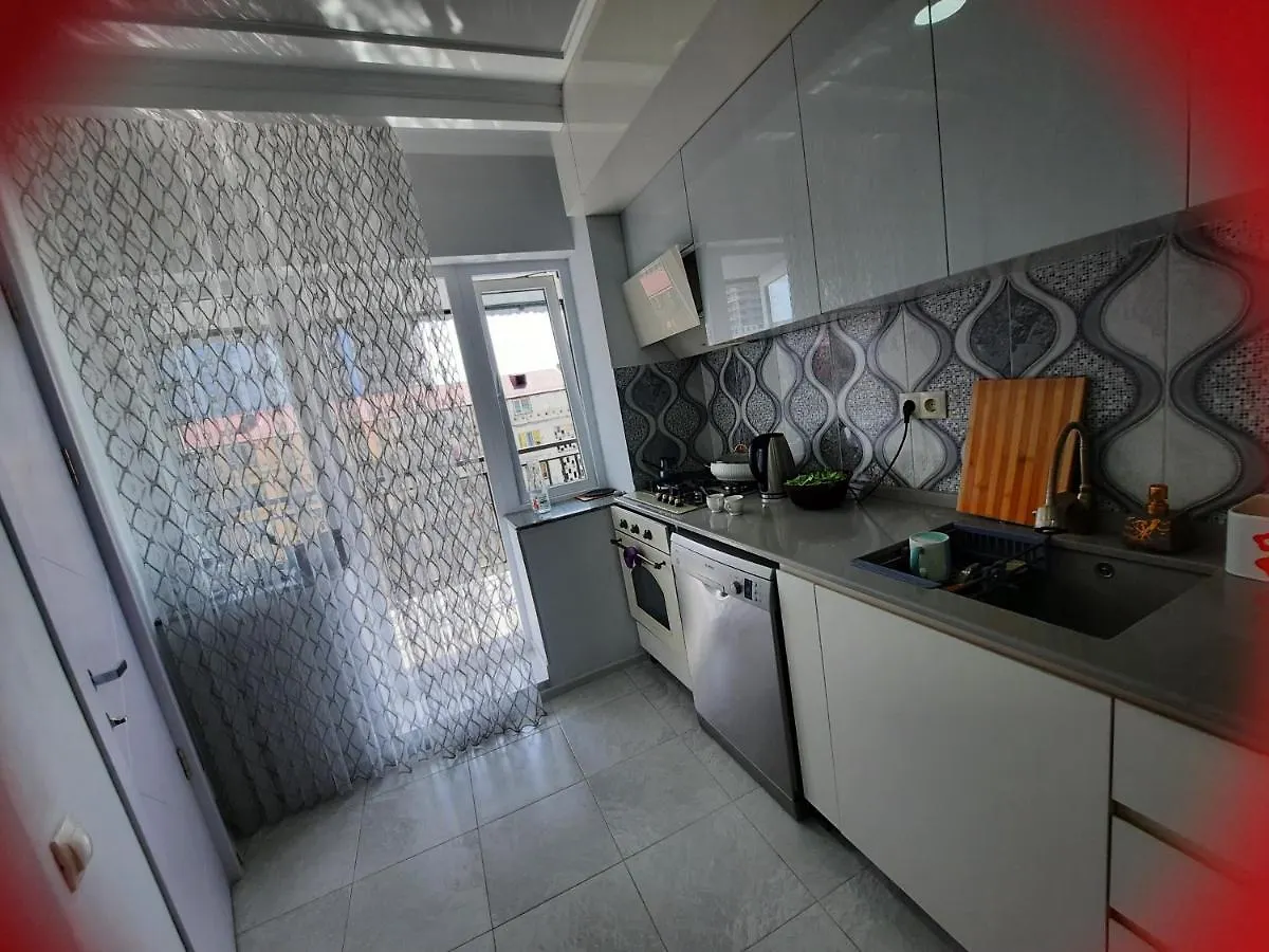 Apartment Desi With Sea View On The Beach In באטומי