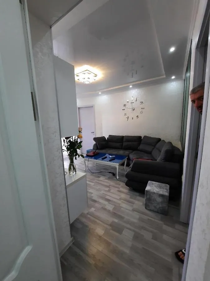 Apartment Desi With Sea View On The Beach In באטומי